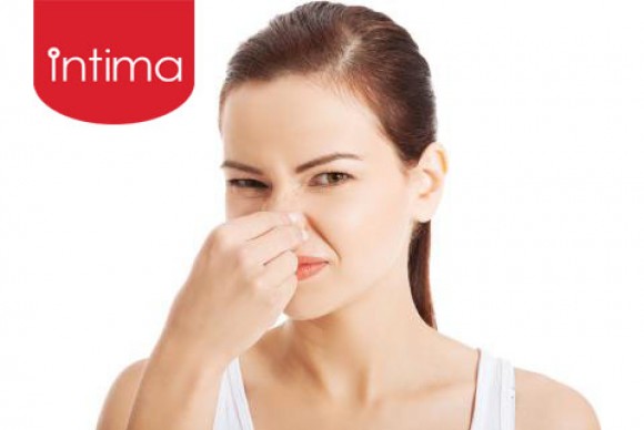 Khí hư có mùi hôi phải làm sao?